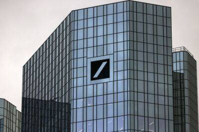 Deutsche Bank keeps bonus pool flat at $2.2bn as rivals cut back