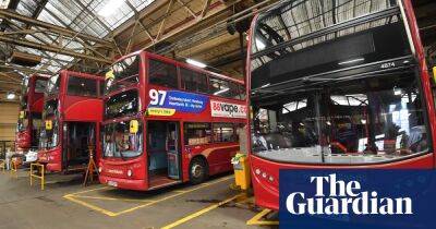 National Express bus drivers in West Midlands vote to strike over pay
