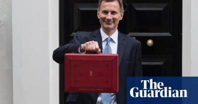 Hunt’s pensions tax break expected to help ‘nearly as many bankers as doctors’