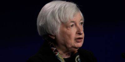 Yellen Says Treasury Isn’t Considering Guaranteeing All Bank Deposits