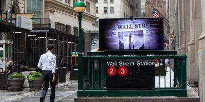 Wall Street Bonuses Fall by Most Since 2008