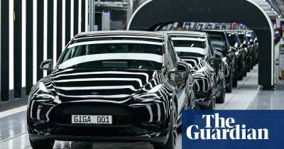 UK car sales rise by a quarter as industry recovers from chip shortage