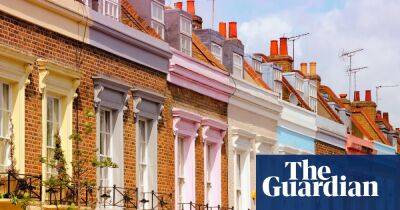 UK house prices could be stabilising despite falls, say surveyors