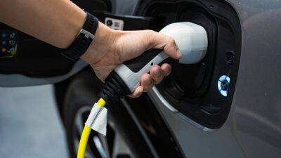 That $7,500 electric vehicle tax credit may soon be harder to get. Here are 2 workarounds