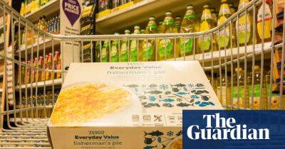 UK shoppers turn to own-label products as food price inflation stays above 17%