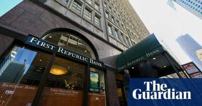 First Republic Bank shares fall 50% after reporting dramatic slump in deposits