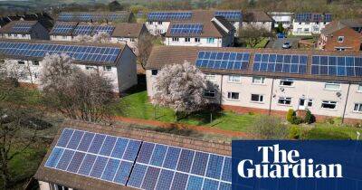 UK investment in clean energy transition falls 10%, bucking global trend