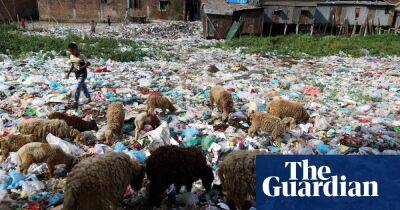 Plastic pollution could be slashed by 80% by 2040, UN says