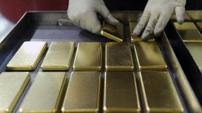 Americans think gold beats stocks as a long-term investment. Advisors disagree: 'It's more like a speculation'