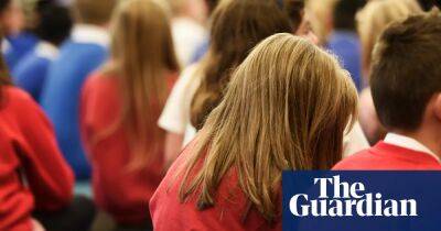 Welsh government issues new rules to bring down cost of school uniforms