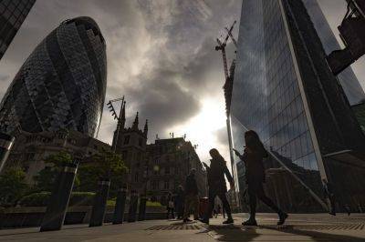 UK asset managers fret more over attracting talent than global rivals