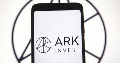 SEC Delays Decision on ARK 21Shares Bitcoin ETF, Opens Public Comment Period