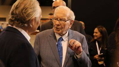 Warren Buffett says he’s not worried about Fitch’s U.S. downgrade