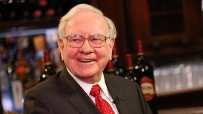 Berkshire Hathaway rises as investors cheer strong earnings and Buffett's near-record cash stockpile