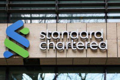 Standard Chartered Plans to Offer Spot Trading Desk for Bitcoin and Ethereum